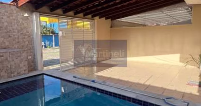 Casa à venda em Itanhaém-SP, bairro Jamaica: 3 quartos, 1 suíte, 1 sala, 3 banheiros, 2 vagas de garagem. Confira já!
