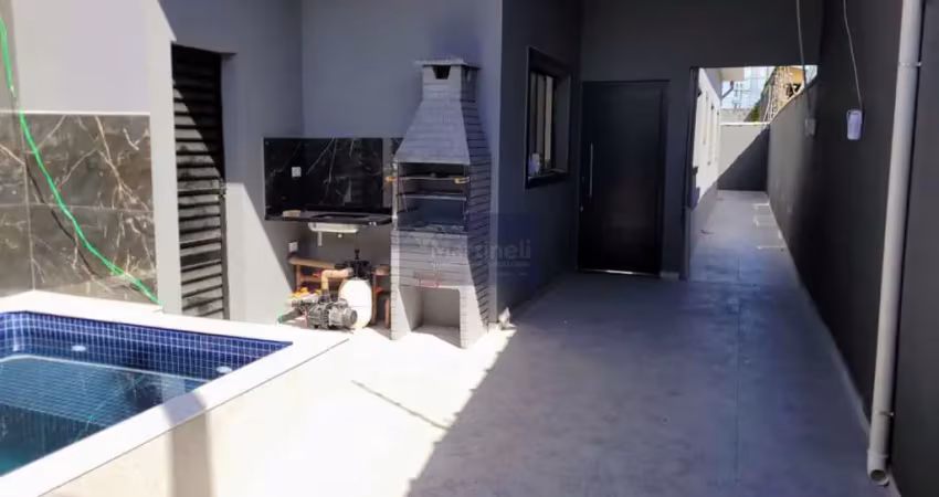 Casa à venda em itanhaém-sp, bairro savoy: 2 quartos, 1 suíte, 2 banheiros, 2 vagas e 74m² de área. imperdível!