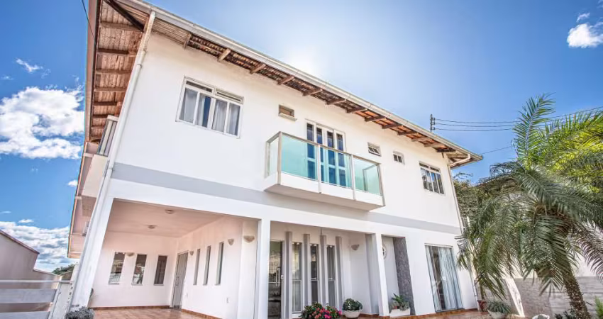 Excelente residência no bairro Água Verde com linda vista panorâmica