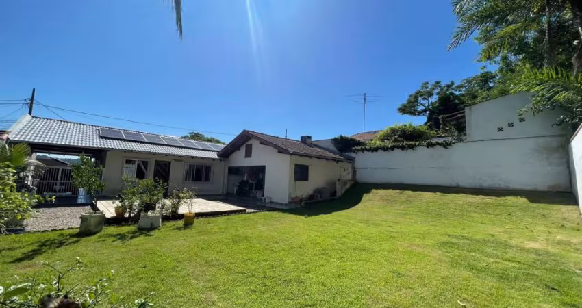 Magnífica residência 3 dormitórios no bairro Água Verde - Blumenau