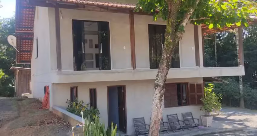 Excelente residência no bairro fortaleza com 3 dormitórios