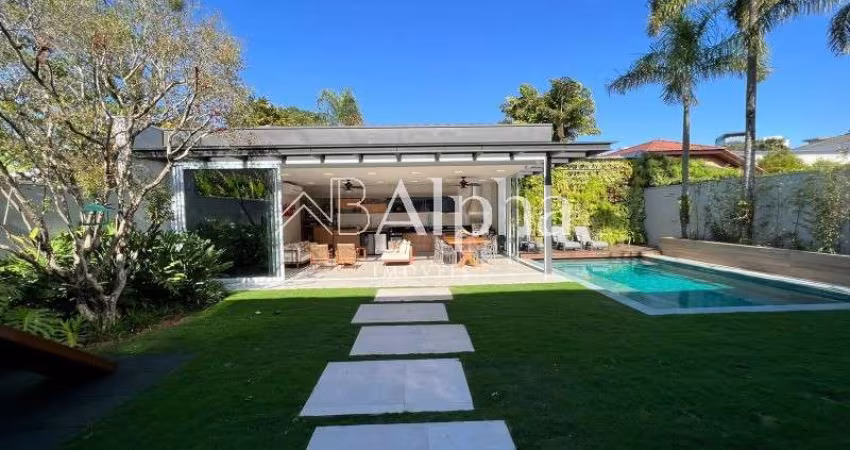 Casa de alto padrão à venda no Residencial Alphaville 1
