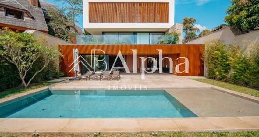 Casa a venda no Residencial Alphaville 0 em Barueri - SP