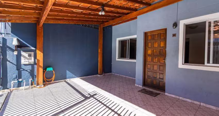 Sobrado à venda em curitiba, xaxim, com 3 quartos, com 74.69 m²