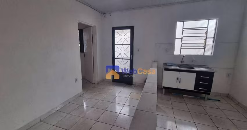 Casa com 1 dormitório para alugar por R$ 817,76 - Vila Verde - São Paulo/SP