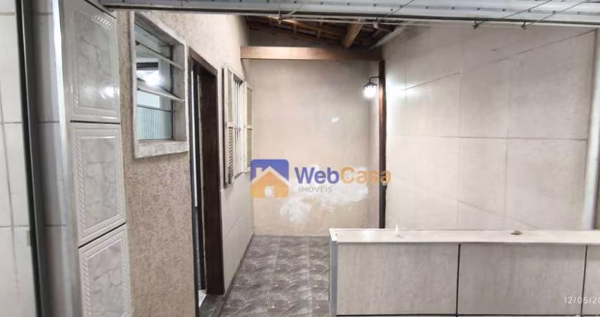 Casa com 1 dormitório para alugar, 65 m² por R$ 1.200,00/mês - Vila Carmosina - São Paulo/SP