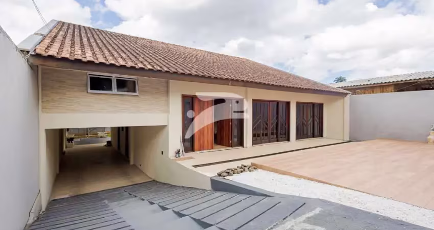 Casa com 3 quartos para alugar no Pilarzinho, Curitiba 