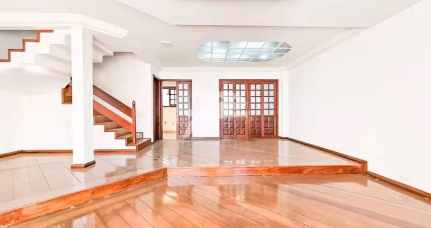 Casa com 3 quartos para alugar no Mercês, Curitiba 