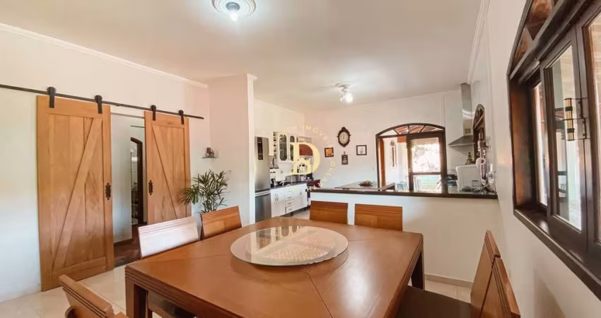 Casa no condomínio Mirante do Vale - Jacareí - 4 Dormitórios (2 suítes) - 315m²