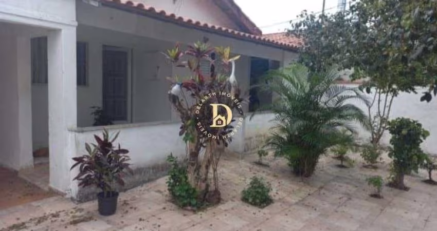 Casa - 3 dormitórios - 1 edícula nos fundos - 250m² - Jd. Satélite - SJCampos