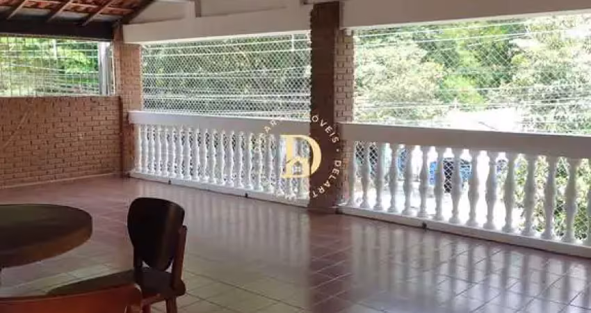 Casa - Bq. dos Eucaliptos -  3 dormitórios (1 suíte) - 394 M²