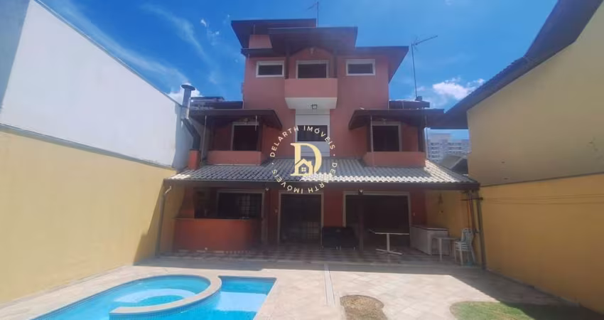 Sobrado - Villa Branca - Jacareí - 03 Dormitórios (01 Suíte) - 203m²