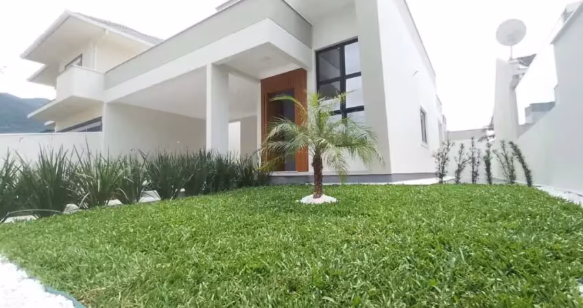 Casa em condomínio com 137m2 na Praia De Fora, Palhoca - CA1623