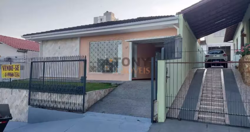 Casa com 3 quartos à venda na Rua Antônio Luiz Medeiros, Barreiros, São José