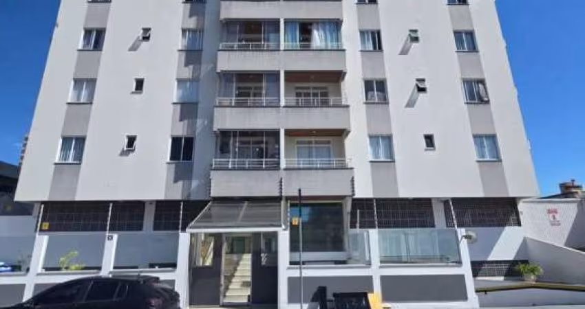 Apartamento de 100m2 para locação com 3 dormitórios sendo 1 suíte no bairro Barreiros - São José - SC. - AP1726