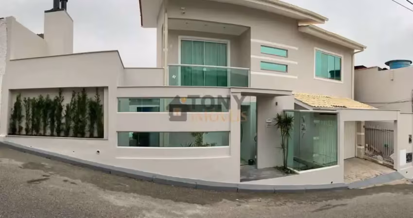 Casa com 4 quartos no bairro estreito-  florianópolis - ca941