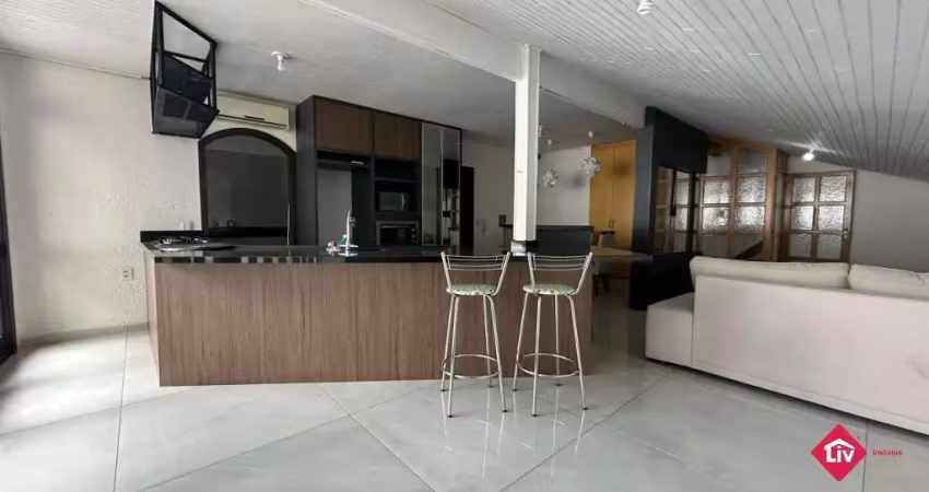 Cobertura para Venda - 150m², 3 dormitórios, sendo 1 suites, 2 vagas - Santa Catarina