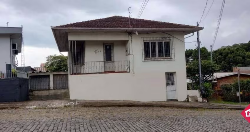 Casa com 3 quartos à venda na Rua Aldo Locatelli, 1600, Petrópolis, Caxias do Sul