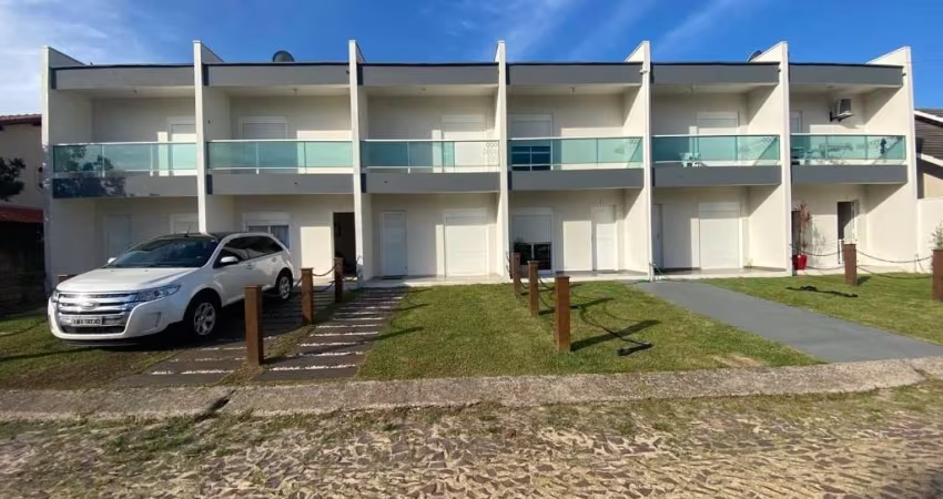 Sobrado para Venda - 105m², 2 dormitórios, 1 vaga - Praia Paraíso