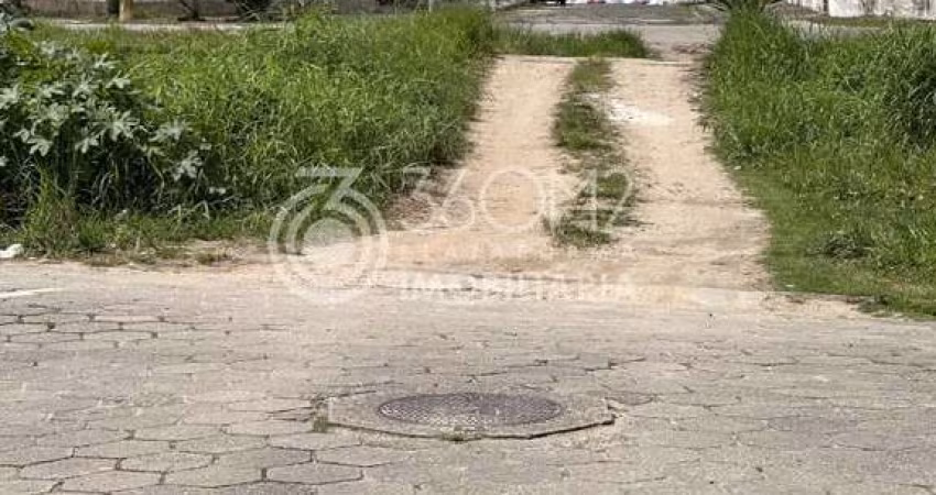 Casa para Venda em Mongaguá, Balneario Itaguaí, 2 dormitórios, 1 suíte, 2 banheiros, 2 vagas