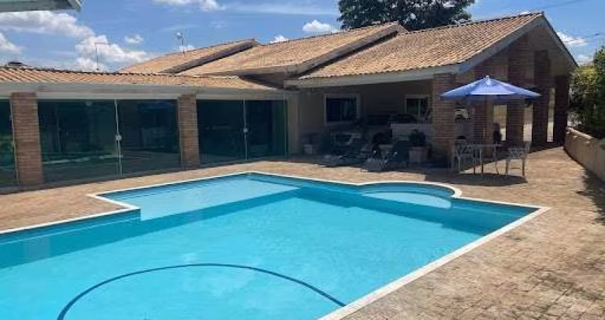 Casa em Condominio - Residencial Vale do Lago.