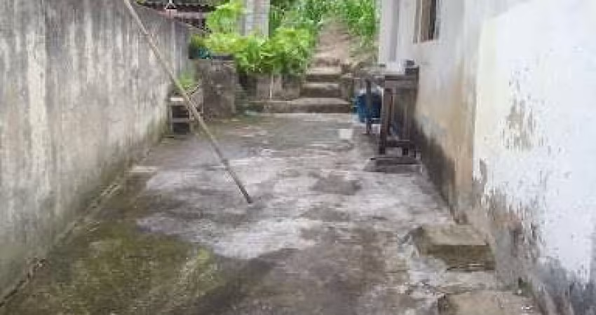 Casa 02 dormitórios em Tapiraí