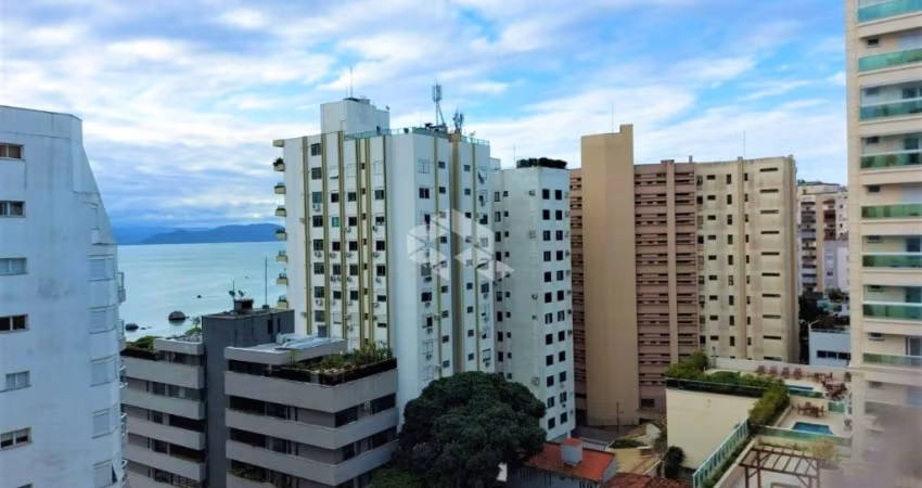 Apartamento semimobiliado com 3 quartos e sendo 1 suíte A Venda - Agronômica, Florianópolis SC