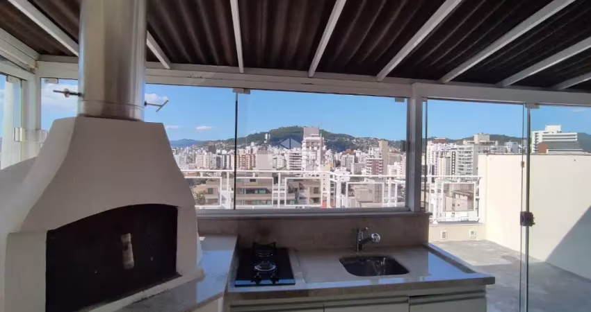 COBERTURA NO CENTRO DE FLORIANÓPOLIS COM SUÍTE VAGA DE GARAGEM E CONDOMÍNIO COMPLETO