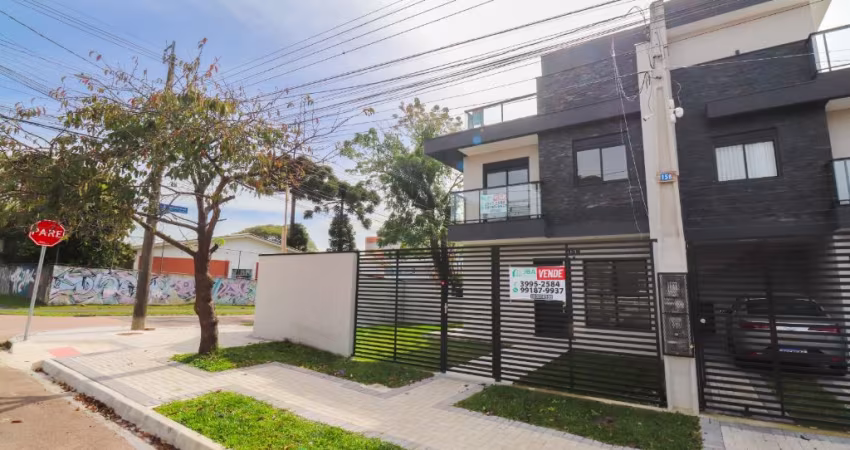 SOBRADO TRIPLEX DE ESQUINA NOVO