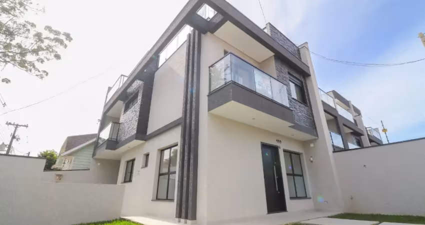 Excelente sobrado  triplex de esquina no bairro novo mundo 03 quartos  02 ou 03 vagas de garagem