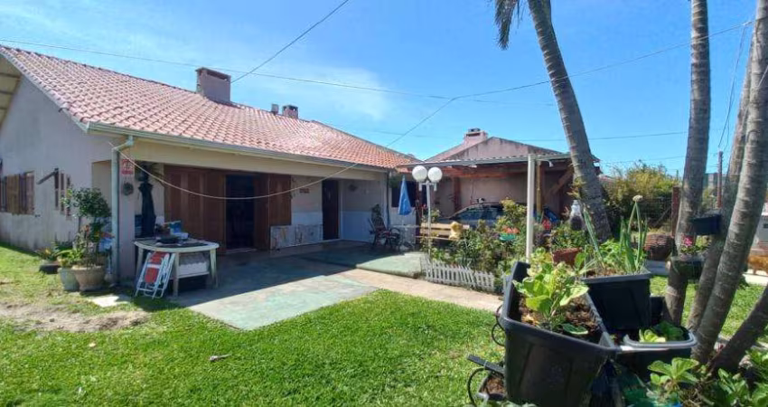 Casa 03 Dorm à venda no Bairro CAPÃO NOVO com 150 m² de área privativa - 2 vagas de garagem