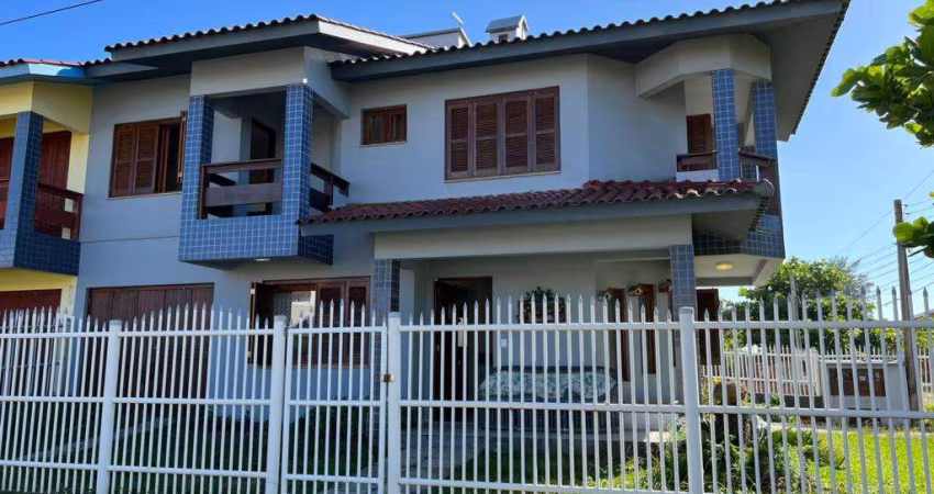 Casa 03 Dorm à venda no Bairro CAPÃO NOVO com 120 m² de área privativa - 1 vaga de garagem