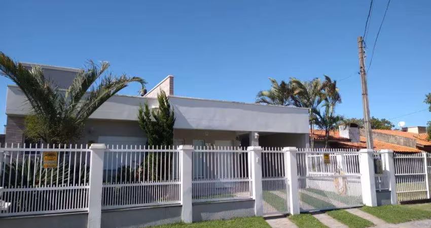 Casa 02 Dorm à venda no Bairro CAPÃO NOVO com 150 m² de área privativa - 1 vaga de garagem