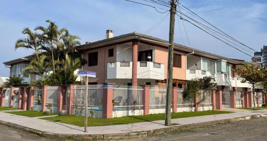 Sobrado geminado 3 dorm à venda no Bairro ZONA NOVA com 120 m² de área privativa - 1 vaga de garagem