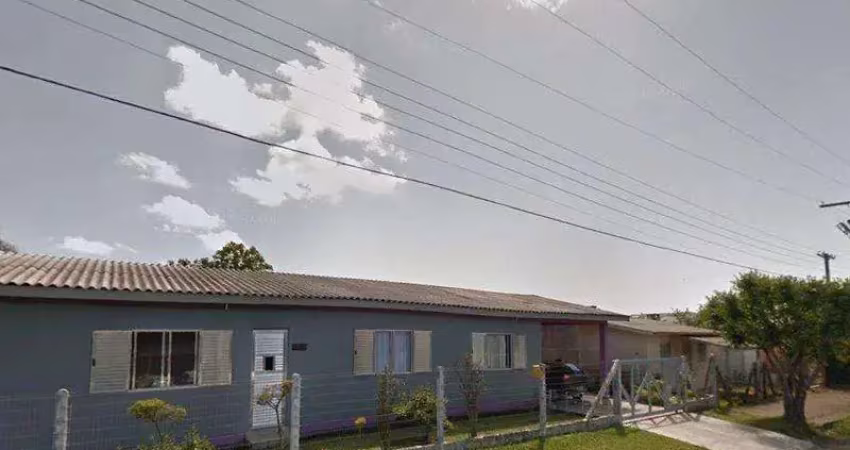 Casa 04 Dorm à venda no Bairro CAPÃO NOVO - 2 vagas de garagem