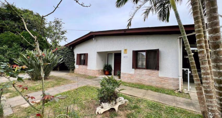 Casa 04 Dorm à venda no Bairro CAPÃO NOVO - 2 vagas de garagem