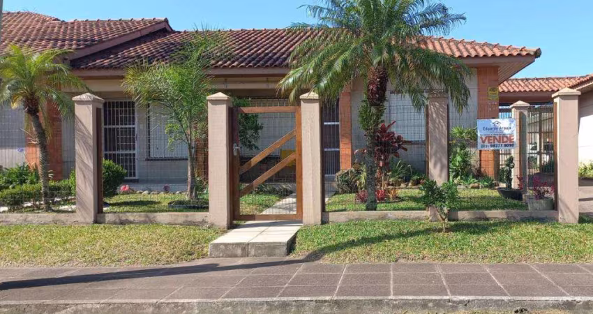 Casa 02 Dorm à venda no Bairro CAPÃO NOVO com 60 m² de área privativa - 1 vaga de garagem