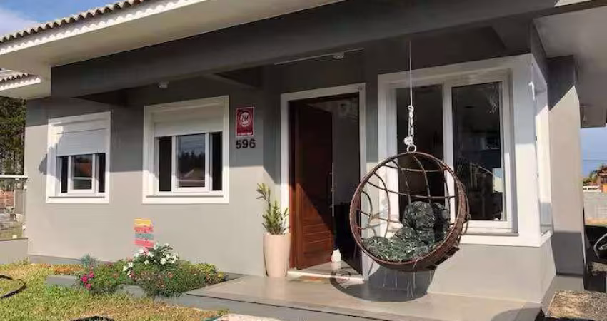 Casa 04 Dorm à venda no Bairro CAPÃO NOVO com 137 m² de área privativa - 2 vagas de garagem