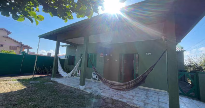 Casa 03 Dorm à venda no Bairro CAPÃO NOVO - 1 vaga de garagem