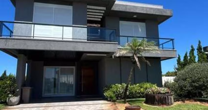 Casa 04 Dorm à venda no Bairro CAPÃO NOVO com 300 m² de área privativa - 2 vagas de garagem
