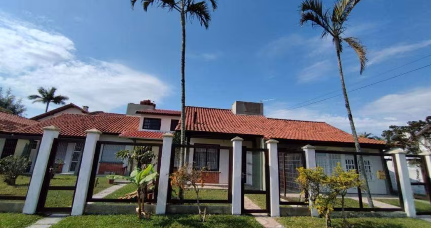 Sobrado 02 Dorm à venda no Bairro CAPÃO NOVO - 1 vaga de garagem