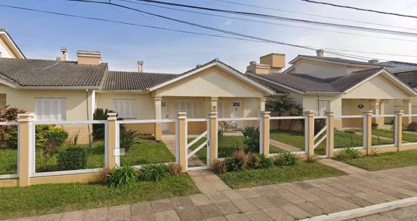 Sobrado 02 Dorm à venda no Bairro CAPÃO NOVO - 1 vaga de garagem