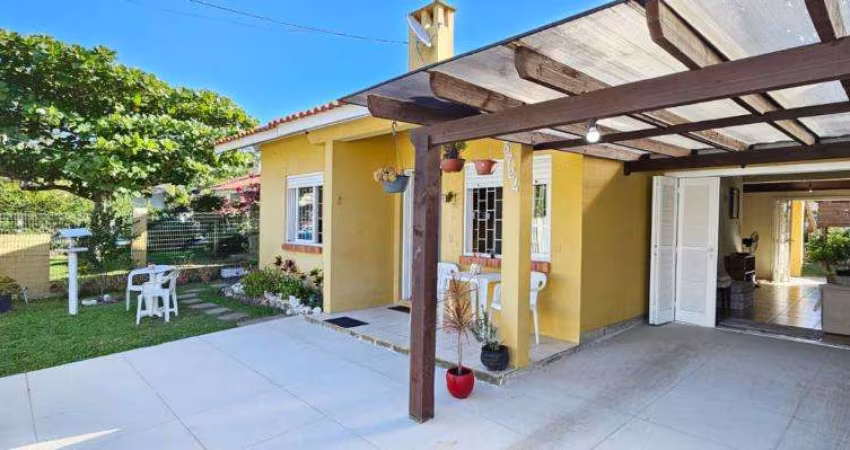 Casa 03 Dorm à venda no Bairro CAPÃO NOVO com 120 m² de área privativa - 4 vagas de garagem