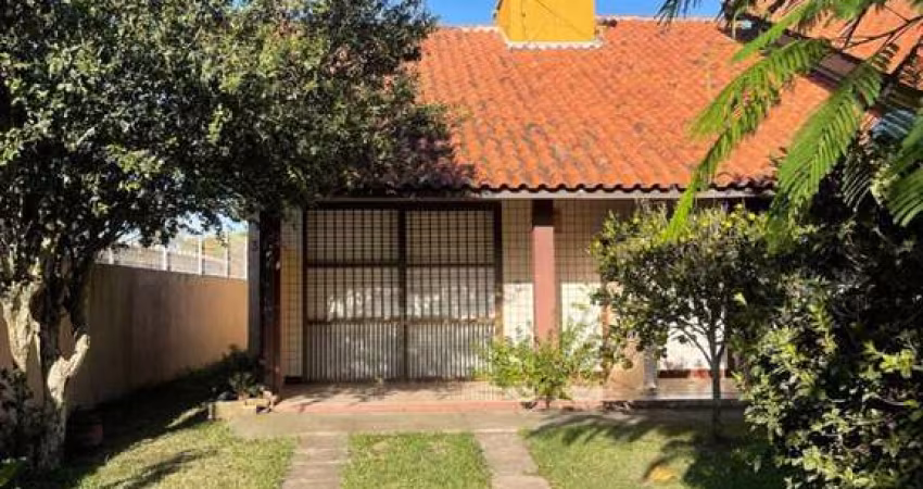 Sobrado 02 Dorm à venda no Bairro CAPÃO NOVO com 52 m² de área privativa - 2 vagas de garagem