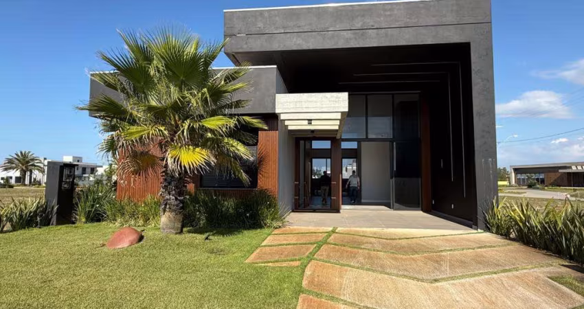 Casa 04 Dorm à venda no Bairro CURUMIM com 183 m² de área privativa - 2 vagas de garagem