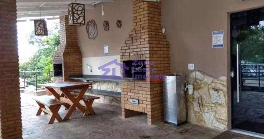 Apartamento com 3 dormitórios, 1 banheiro, sem vaga.
