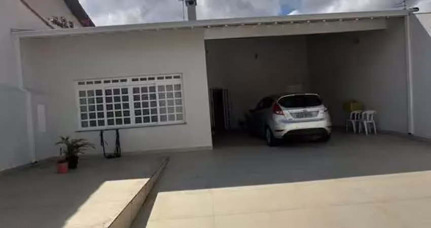 Casa térrea para venda com 3 dormitórios na Vila Lavínia em Mogi das Cruzes.