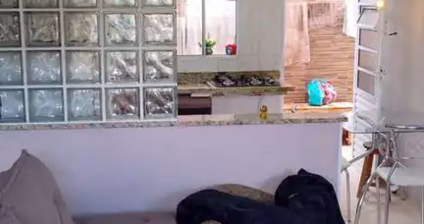 Casa térrea mobiliada para venda 2 dormitórios em Világio na Vila Brasileira.