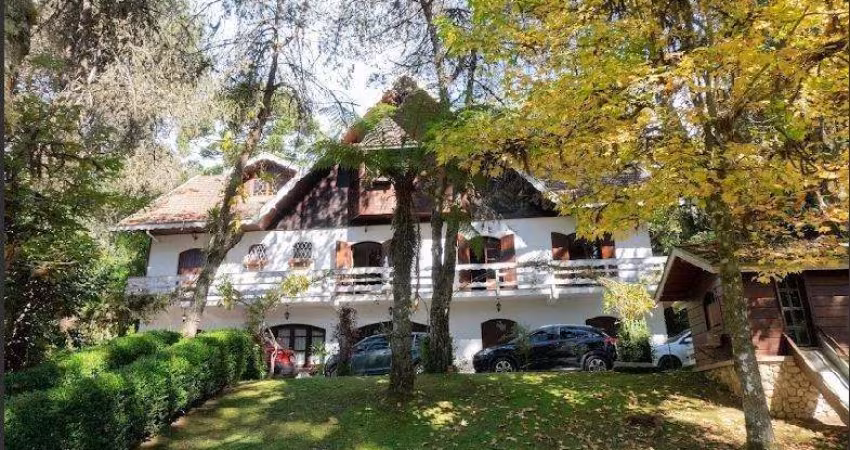 Casa mobiliada para venda com 7 dormitórios em Campos do Jordão.