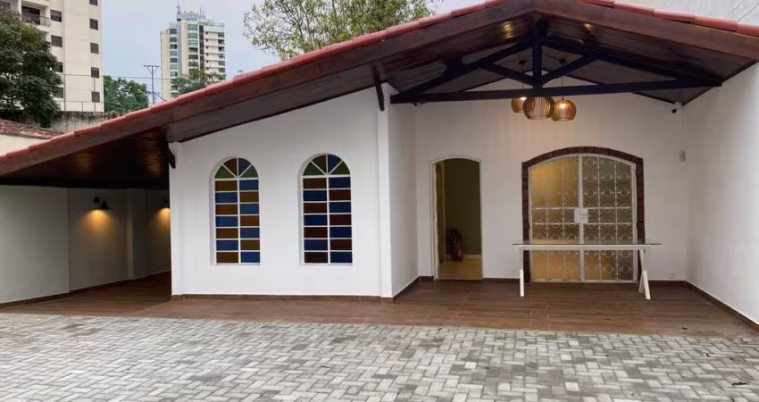 Casa térrea com 3 dormitórios para venda na Vila Oliveira em Mogi das Cruzes.